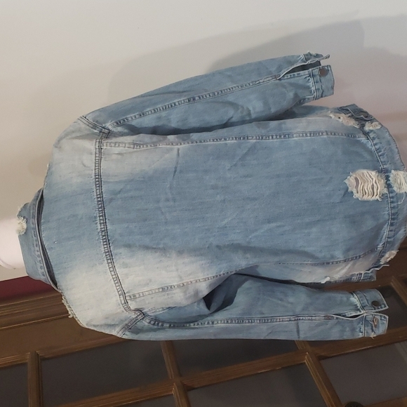 𝅺easel Distressed Denim Jacket NWT - Picture 8 of 13